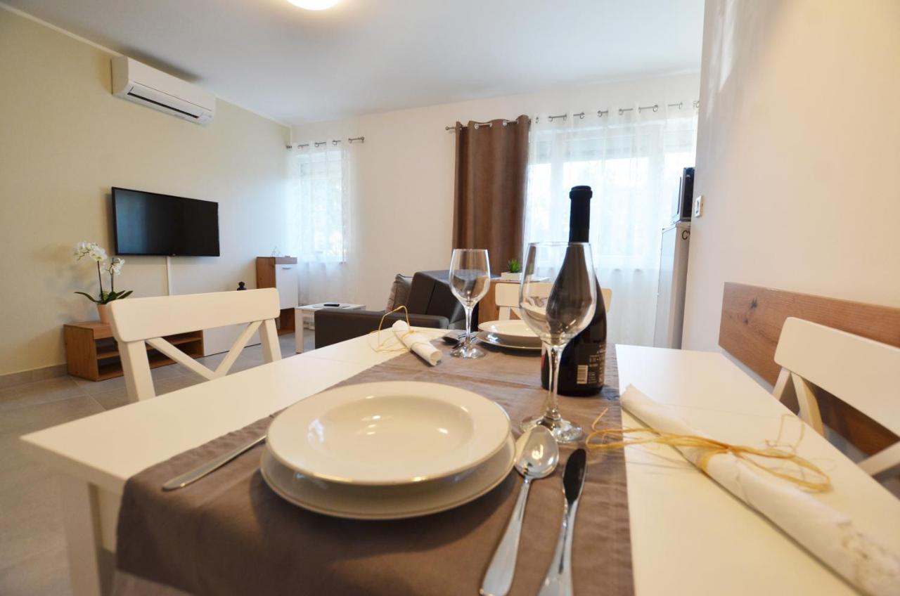 Apartment Irene Ровинь Экстерьер фото