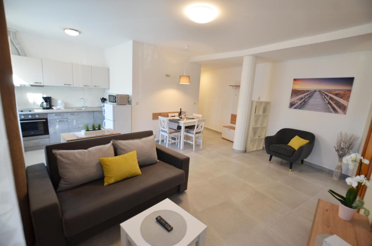 Apartment Irene Ровинь Экстерьер фото