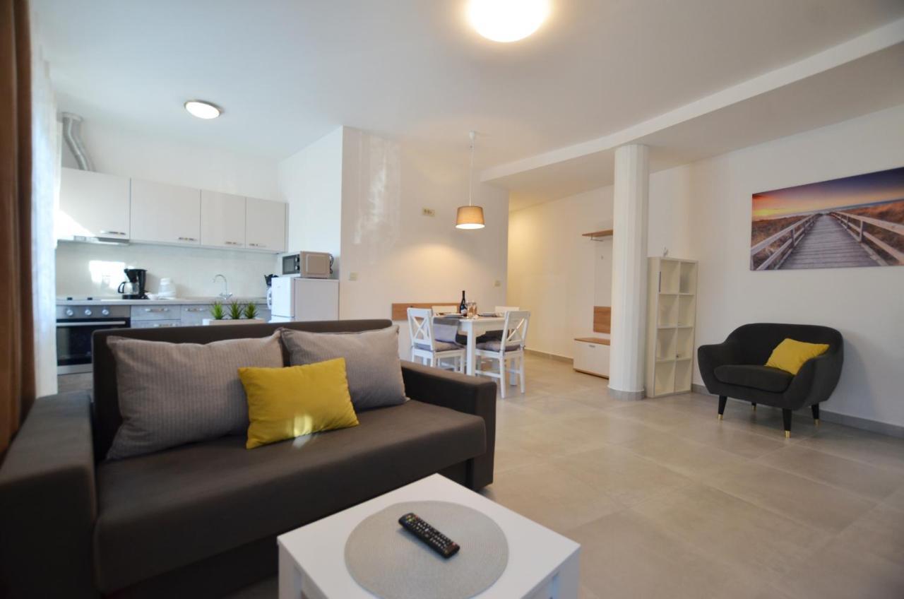 Apartment Irene Ровинь Экстерьер фото
