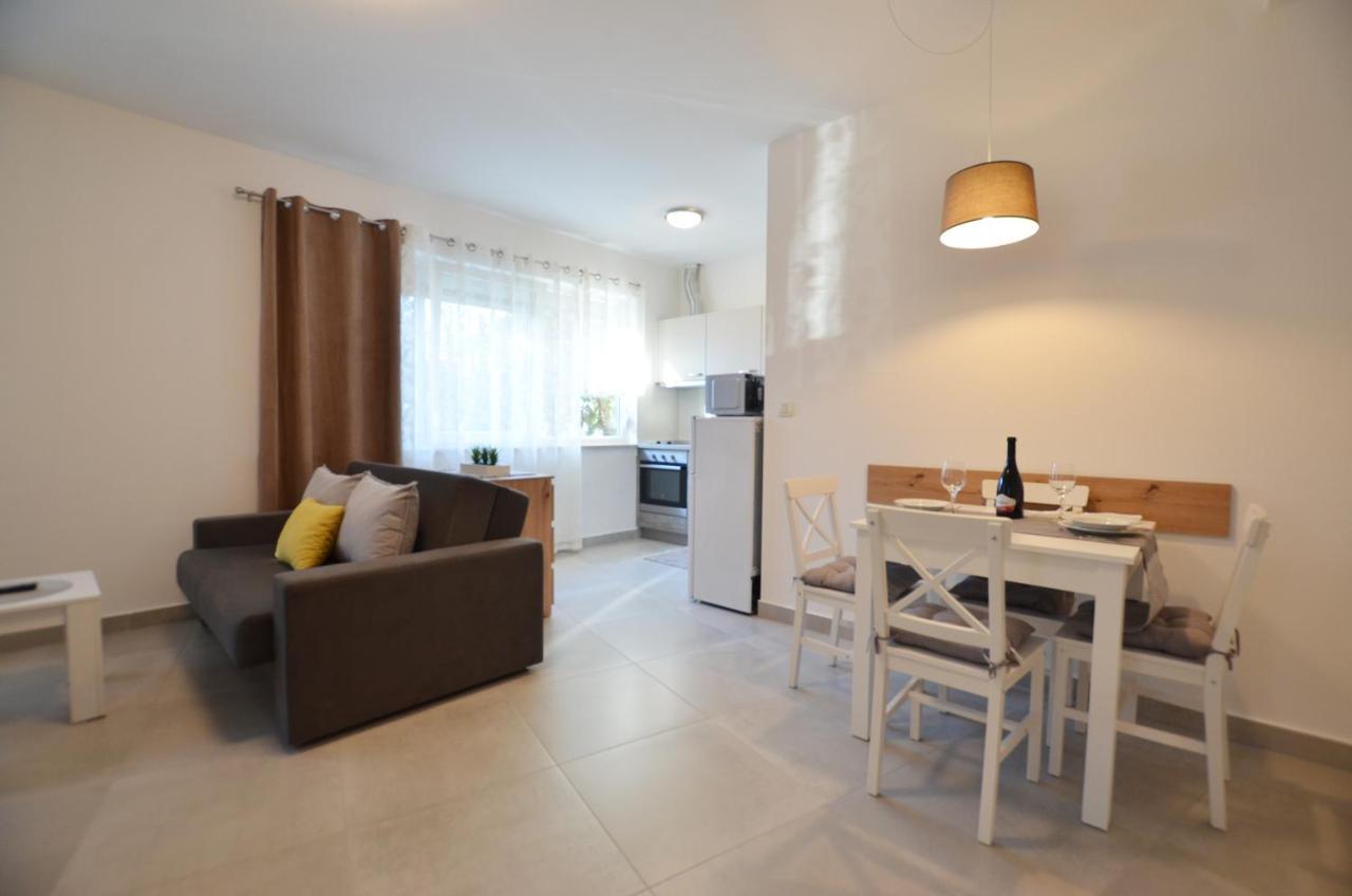 Apartment Irene Ровинь Экстерьер фото